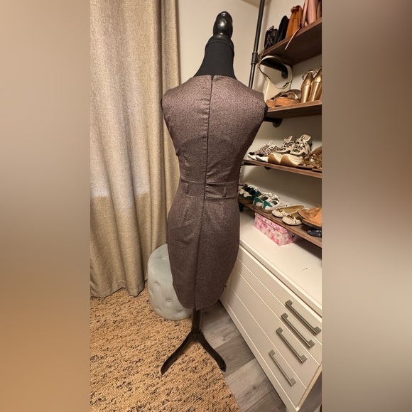 Elegant Brown Dress with White Bow Accent - Picture 6 of 9